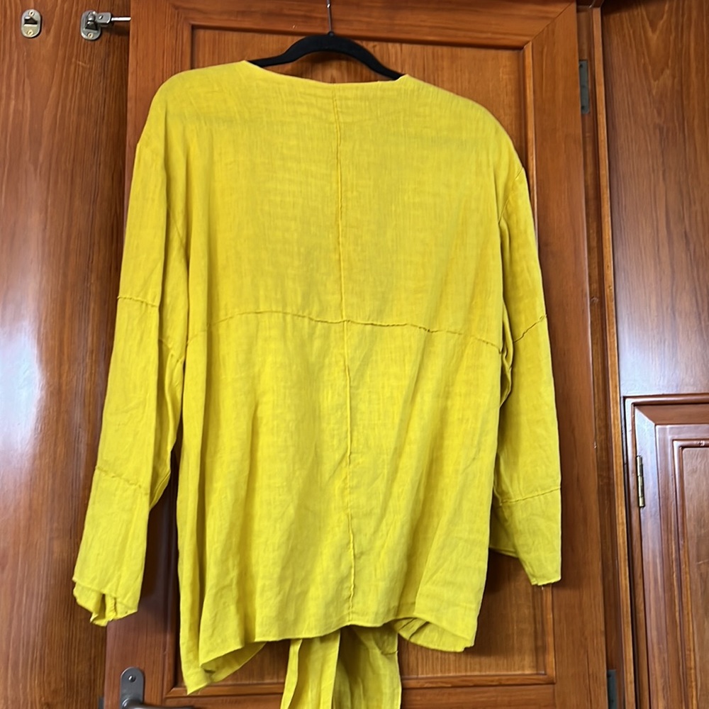 Boutique Top - Picture 4 of 6